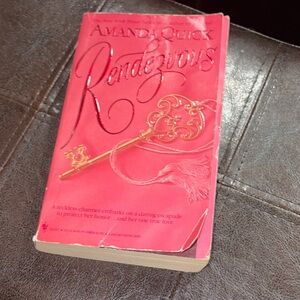 Amanda Quick ‘Rendezvous' Novel - Pink Cover